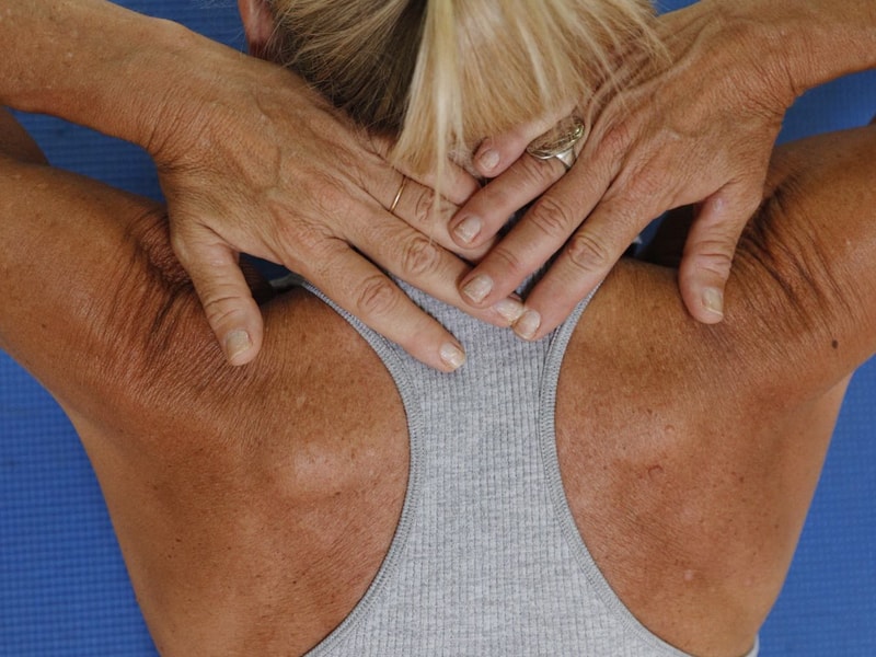 Postura activa: espalda fuerte y actitud segura